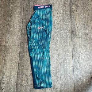 Nike short leggings
